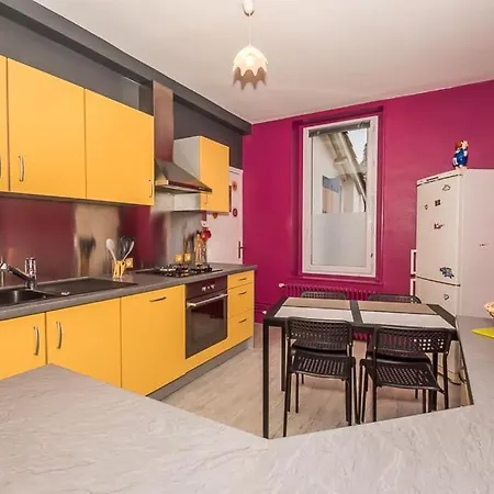 T4 - Parking Apartman *
