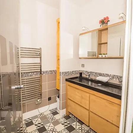 T4 - Parking Apartman